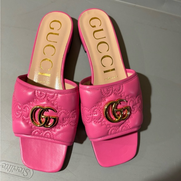 Gucci Pink Mules with Iconic GG Logo - Picture 1 of 2